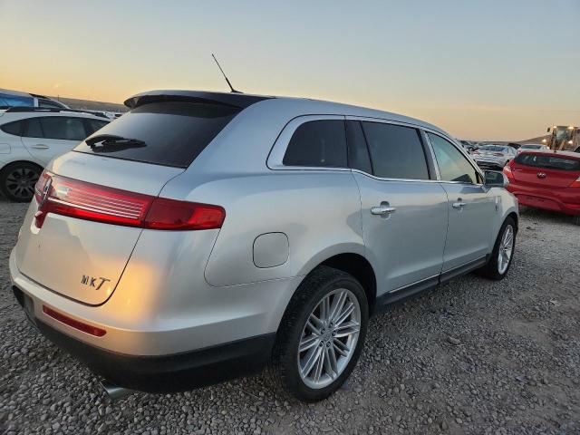 Photo 3 from auction – 2019 LINCOLN MKT with VIN 2LMHJ5AT9KBL03365