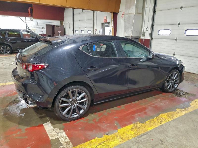 Photo 3 from auction – 2023 MAZDA 3 PREFERRE with VIN JM1BPALM7P1610278