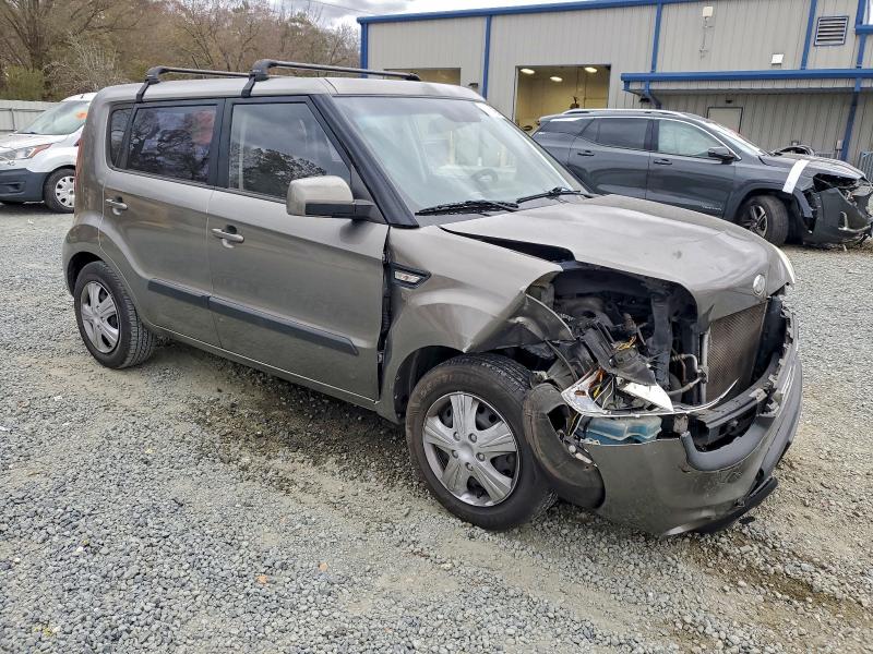 Photo 4 from auction – 2013 KIA SOUL with VIN KNDJT2A58D7494915