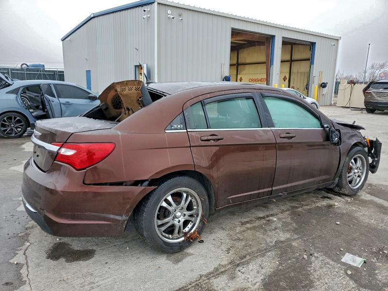 Photo 3 from auction – 2013 CHRYSLER 200 TOURIN with VIN 1C3CCBBG0DN533666
