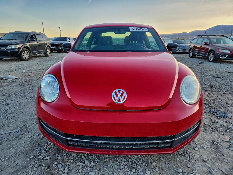 Photo 5 from auction – 2013 VOLKSWAGEN BEETLE with VIN 3VWFP7AT3DM665028