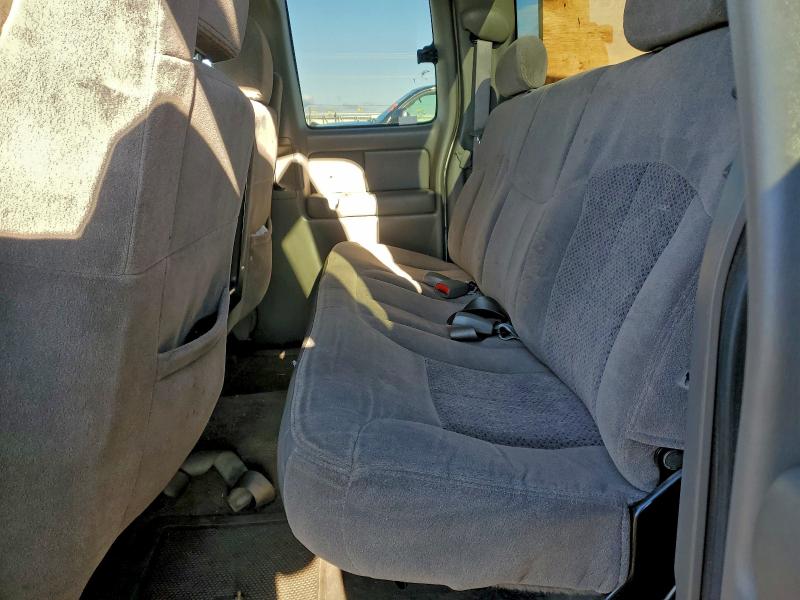 Photo 10 from auction – 2000 CHEVROLET SILVERADO with VIN 2GCEC19V8Y1405458