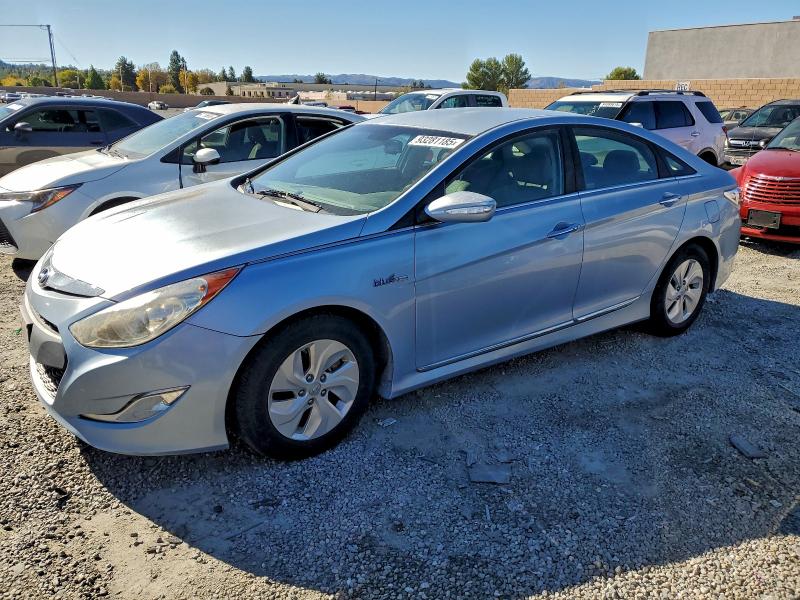 HYUNDAI SONATA HYB 2013 with VIN KMHEC4A4XDA085818 - Photo from auction