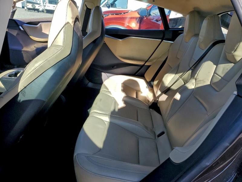 Photo 10 from auction – 2013 TESLA MODEL S with VIN 5YJSA1CG1DFP09807