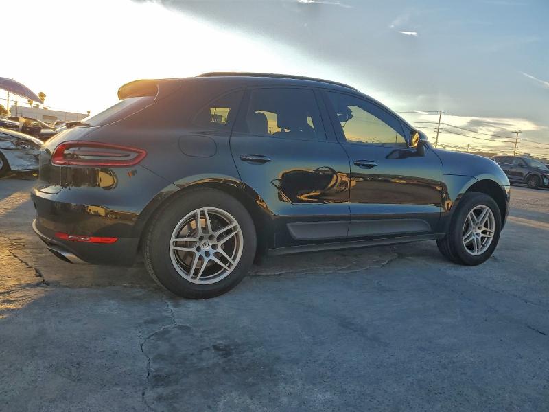 Photo 3 from auction – 2018 PORSCHE MACAN with VIN WP1AA2A51JLB18211