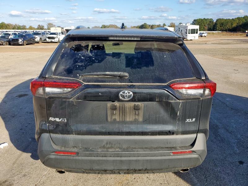 Photo 6 from auction – 2022 TOYOTA RAV4 XLE with VIN 2T3W1RFV0NC212934