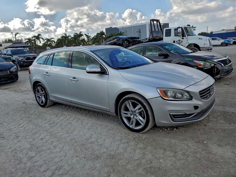 Photo 4 from auction – 2015 VOLVO V60 PLATIN with VIN YV140MED8F1203316