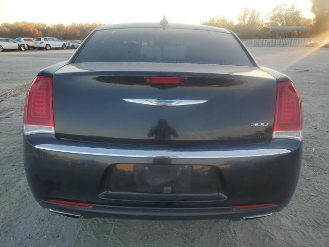 Photo 6 from auction – 2018 CHRYSLER 300 LIMITE with VIN 2C3CCAEG7JH129855