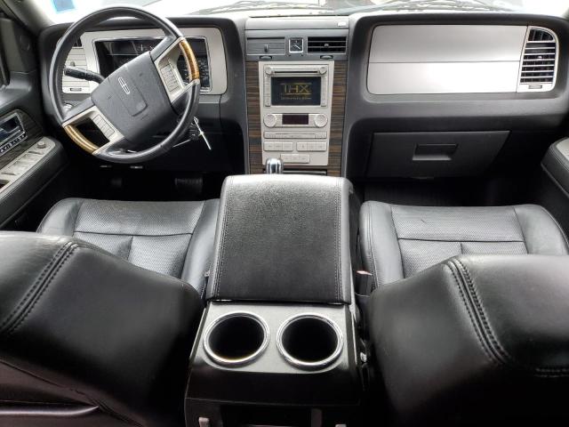 Photo 8 from auction – 2010 LINCOLN NAVIGATOR with VIN 5LMJJ2J51AEJ06848