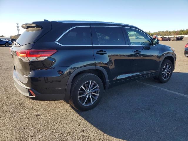 Foto 3 de la subasta – 2018 TOYOTA HIGHLANDER con VIN 5TDJZRFH8JS538536
