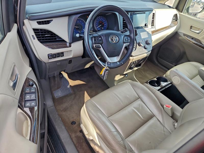 Photo 8 from auction – 2017 TOYOTA SIENNA XLE with VIN 5TDYZ3DC2HS774550