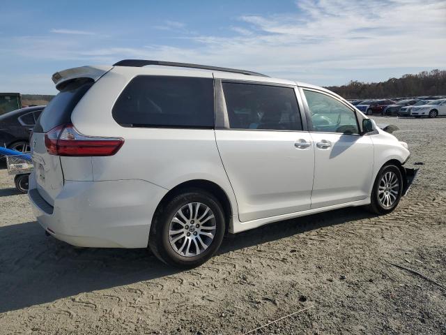 Photo 3 from auction – 2018 TOYOTA SIENNA XLE with VIN 5TDYZ3DC7JS907499