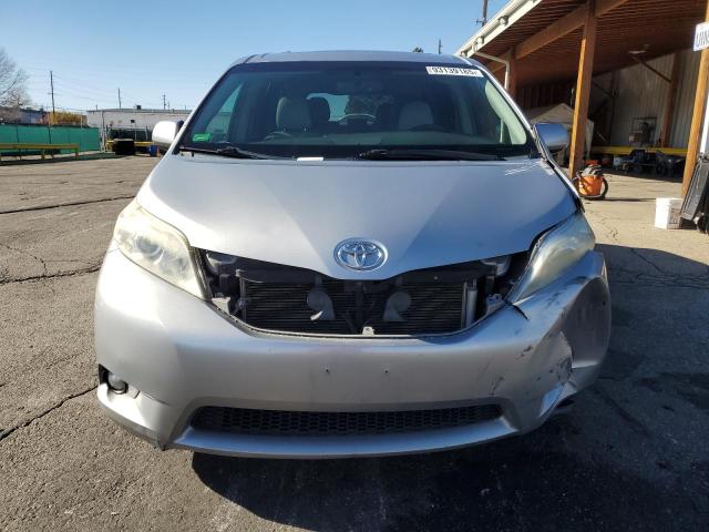 Photo 5 from auction – 2015 TOYOTA SIENNA with VIN 5TDYK3DC5FS561853