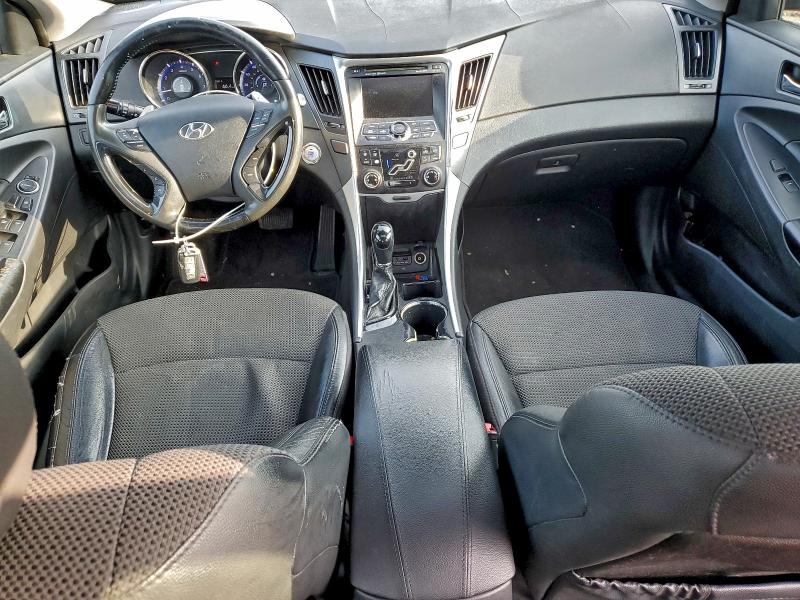Photo 8 from auction – 2011 HYUNDAI SONATA SE with VIN 5NPEC4ABXBH316452