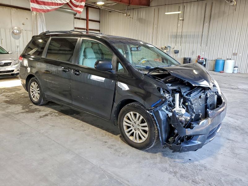 Photo 4 from auction – 2012 TOYOTA SIENNA XLE with VIN 5TDYK3DC4CS205793