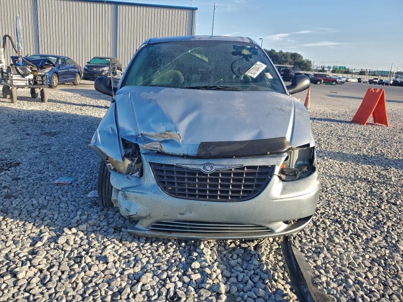 Photo 5 from auction – 2004 CHRYSLER TOWN & COU with VIN 1C4GP45R24B561898
