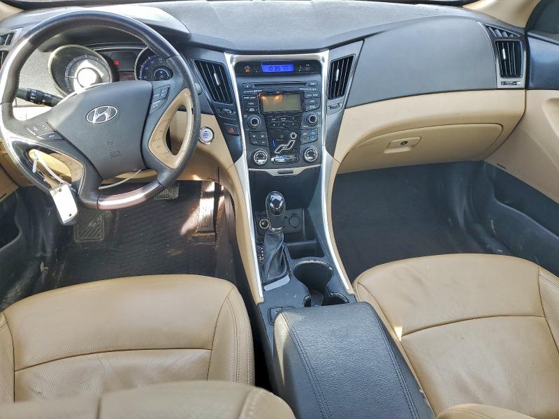 Photo 8 from auction – 2012 HYUNDAI SONATA SE with VIN 5NPEC4AC4CH448729