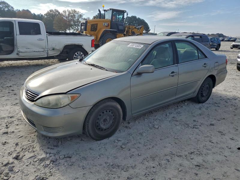 TOYOTA CAMRY LE 2005 with VIN 4T1BE32K35U515550 - Photo from auction