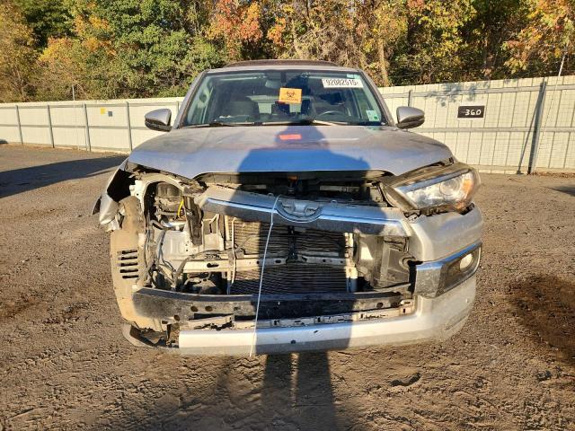 Photo 5 from auction – 2016 TOYOTA 4RUNNER SR with VIN JTEZU5JR0G5135543
