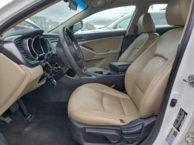 Foto 7 de la subasta – 2014 KIA OPTIMA LX con VIN 5XXGM4A74EG338853