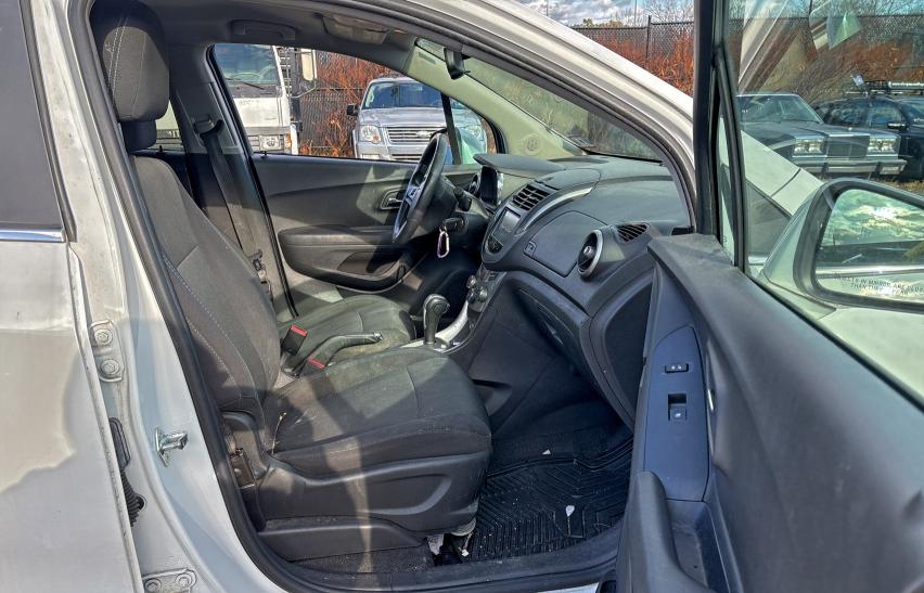Photo 5 from auction – 2016 CHEVROLET TRAX 1LT with VIN 3GNCJPSB4GL162364
