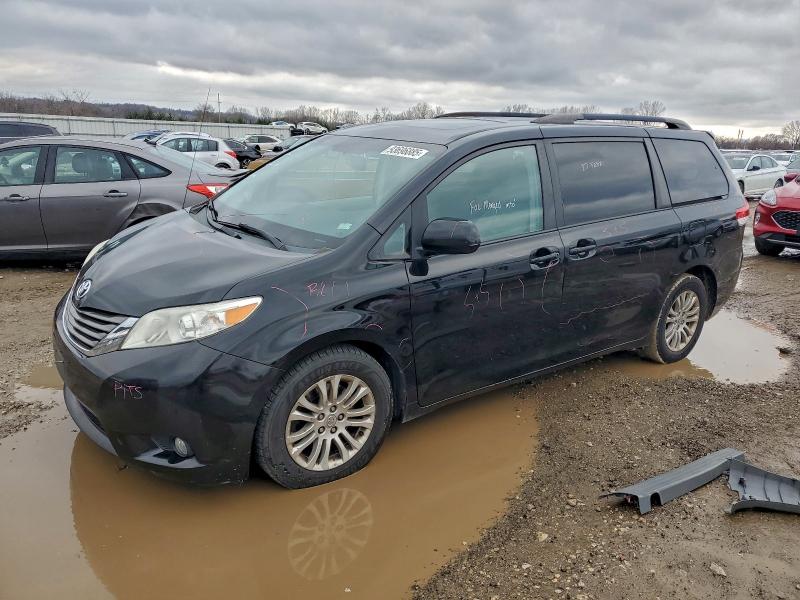TOYOTA SIENNA XLE 2012 with VIN 5TDYK3DCXCS189745 - Photo from auction