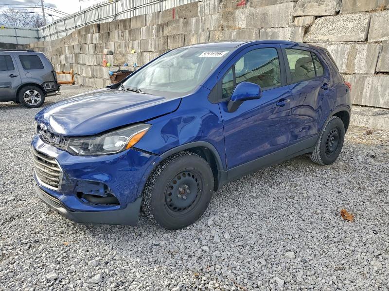 CHEVROLET TRAX LS 2017 with VIN 3GNCJKSB3HL176664 - Photo from auction