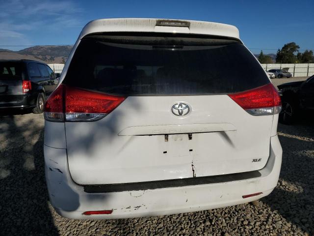 Photo 6 from auction – 2014 TOYOTA SIENNA XLE with VIN 5TDYK3DC6ES460075