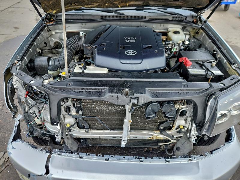 Photo 12 from auction – 2004 TOYOTA 4RUNNER SR with VIN JTEBU14R340032972