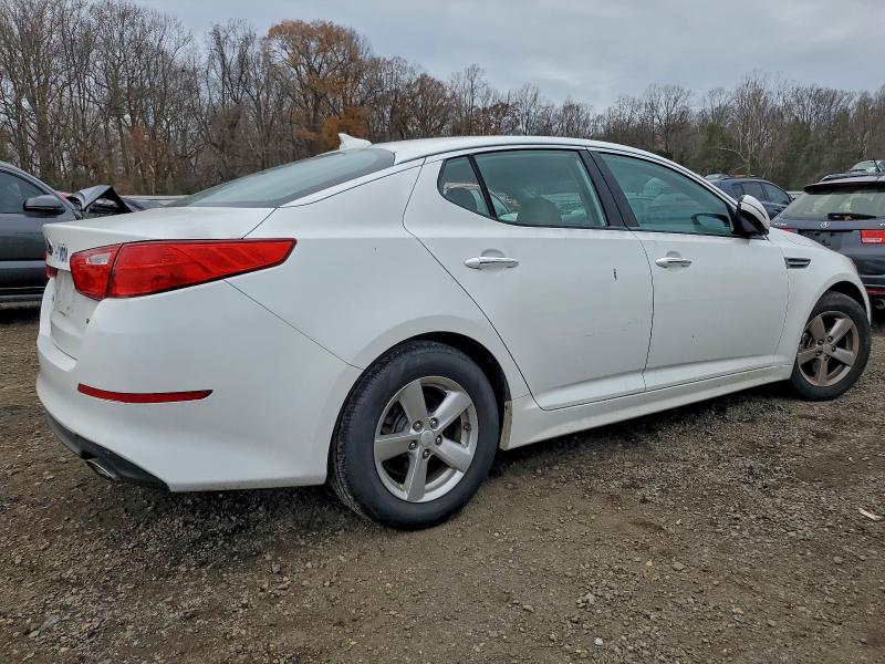 Foto 3 de la subasta – 2014 KIA OPTIMA LX con VIN 5XXGM4A74EG338853