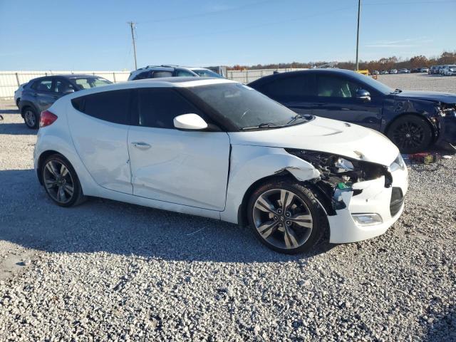 Photo 4 from auction – 2015 HYUNDAI VELOSTER with VIN KMHTC6AD5FU239985
