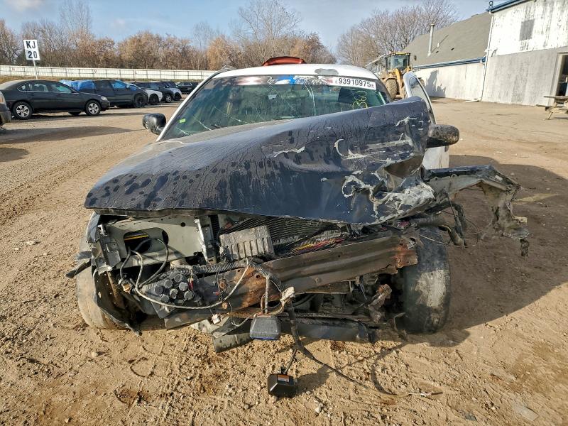 Photo 5 from auction – 2009 FORD CROWN VICT with VIN 2FAHP71V59X115442
