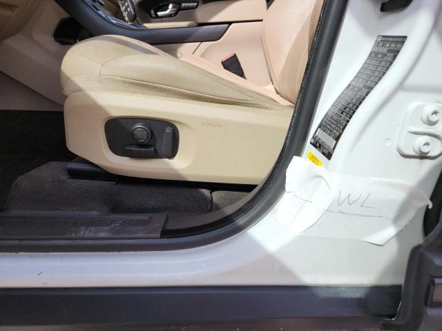 Photo 13 from auction – 2019 LAND ROVER RANGE ROVE with VIN SALVP2RX8KH338577