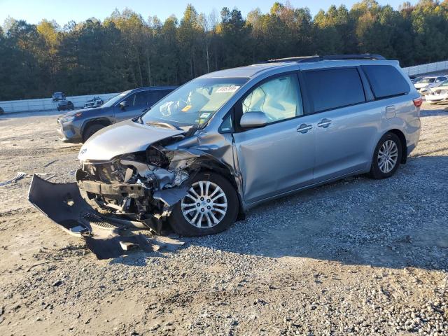 TOYOTA SIENNA XLE 2015 with VIN 5TDYK3DC2FS538191 - Photo from auction