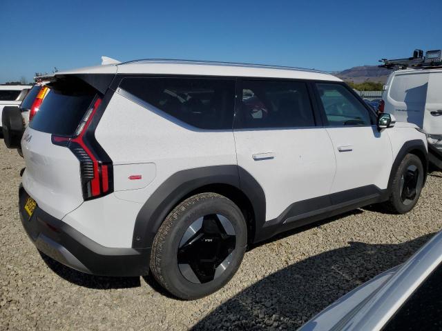 Photo 3 from auction – 2026 KIA EV9 WIND with VIN 5XYAFFS5XTG011827