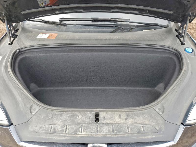 Photo 11 from auction – 2016 TESLA MODEL X with VIN 5YJXCDE2XGF030366