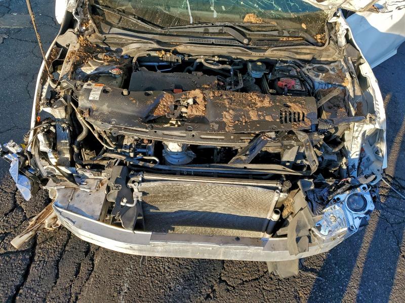 Photo 11 from auction – 2017 HONDA CIVIC LX with VIN 19XFC2F51HE223697