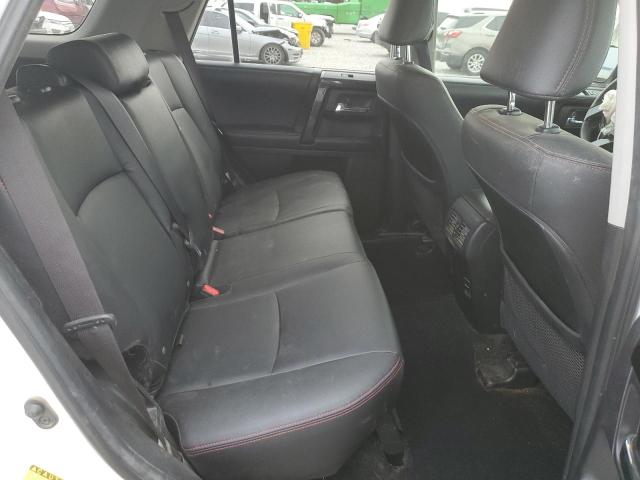 Photo 11 from auction – 2019 TOYOTA 4RUNNER SR with VIN JTEBU5JR8K5717240