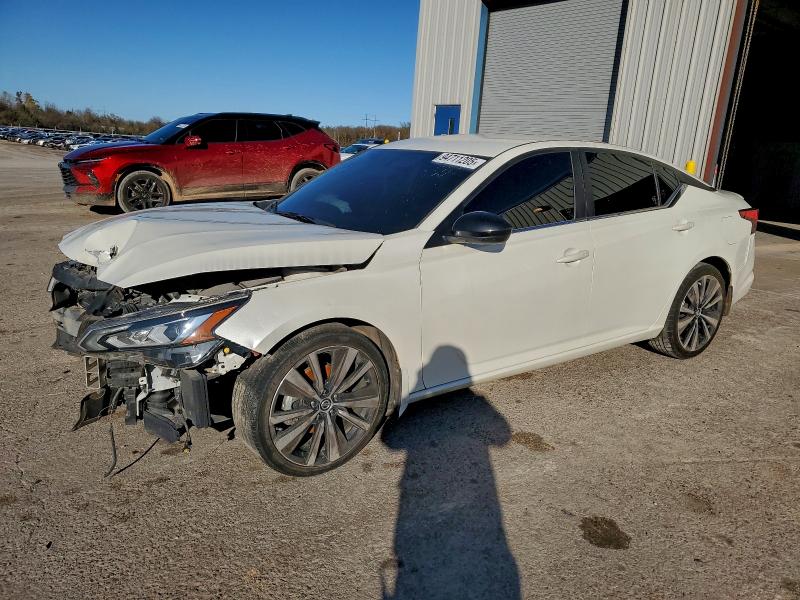 NISSAN ALTIMA SR 2019 with VIN 1N4BL4CV6KC259307 - Photo from auction