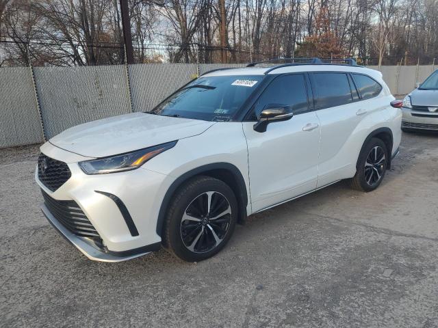 TOYOTA HIGHLANDER 2022 with VIN 5TDLZRBH5NS165475 - Photo from auction
