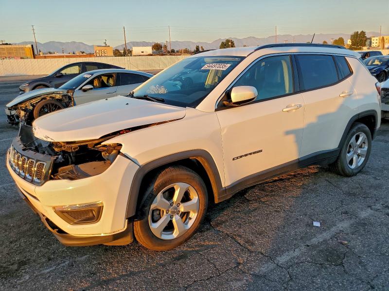 JEEP COMPASS LA 2019 with VIN 3C4NJCBB1KT699308 - Photo from auction