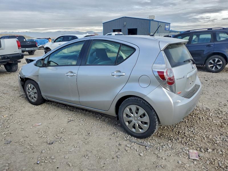 Photo 2 from auction – 2014 TOYOTA PRIUS C with VIN JTDKDTB37E1561769