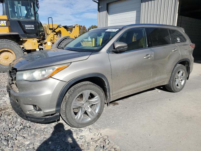 TOYOTA HIGHLANDER 2015 with VIN 5TDDKRFH5FS116586 - Photo from auction