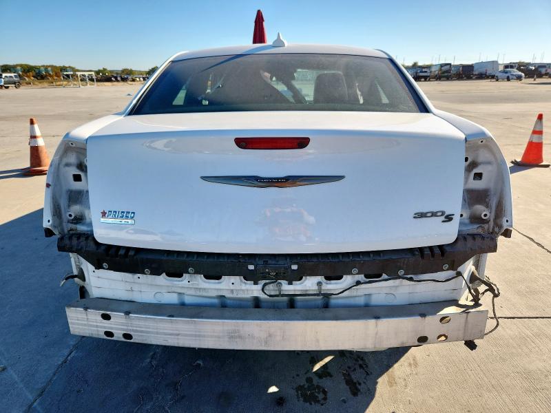 Photo 6 from auction – 2016 CHRYSLER 300 S with VIN 2C3CCABG1GH324962