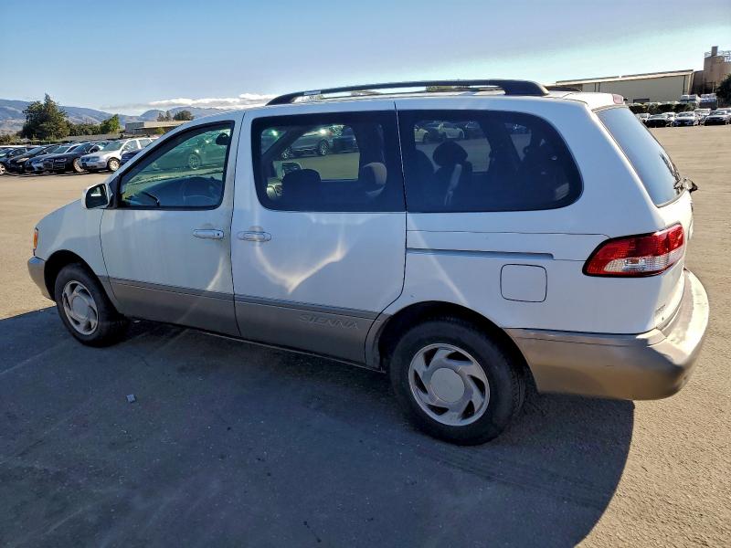 Photo 2 from auction – 2002 TOYOTA SIENNA LE with VIN 4T3ZF13C62U453958