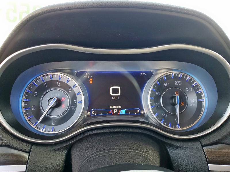 Photo 9 from auction – 2015 CHRYSLER 300 LIMITE with VIN 2C3CCAAG3FH930246