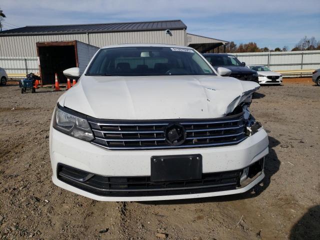 Photo 5 from auction – 2018 VOLKSWAGEN PASSAT SE with VIN 1VWBA7A35JC015646