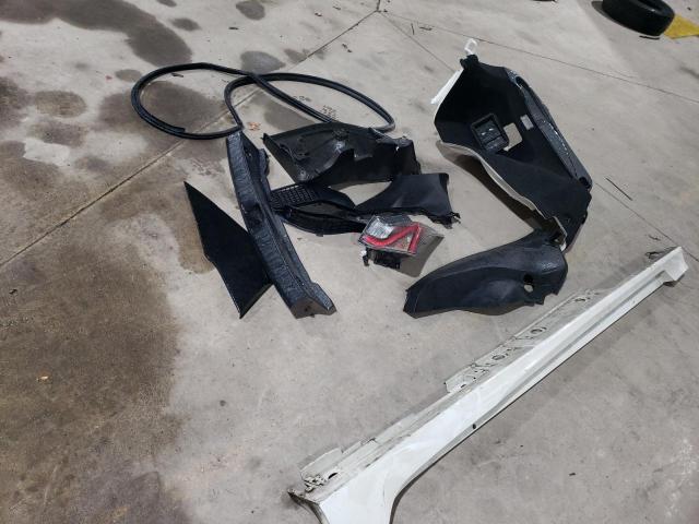 Photo 12 from auction – 2018 TOYOTA PRIUS with VIN JTDKARFU8J3057129