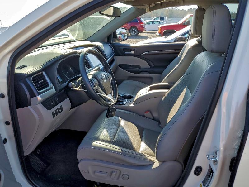 Photo 7 from auction – 2014 TOYOTA HIGHLANDER with VIN 5TDDKRFH6ES064576