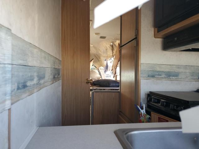 Photo 6 from auction – 2000 JAMB MOTOR HOME with VIN 1FDWE30S0XHC34810